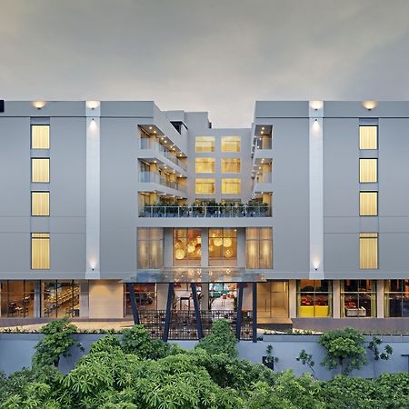 Hotel Zone By The Park Raipur Exterior foto
